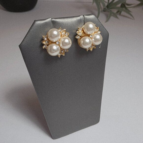 Premier Designs Jewelry - Premier Jewelry - Gold Tone Faux Pearl Cluster Stud Earrings